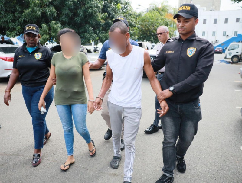 Policía apresa a pareja de esposos por la muerte de una niña de 7 años que el sector Los Guandules